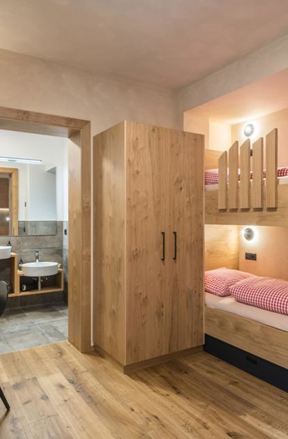Bedroom with bunk bed - Garden Chalet Suite De Luxe